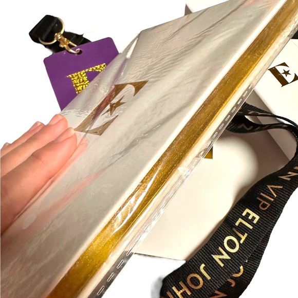 ELTON JOHN FAREWELL TOUR VIP SWAG - Picture 3 of 13